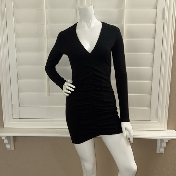Reformation Cally Dress Black - Picture 1 of 11
